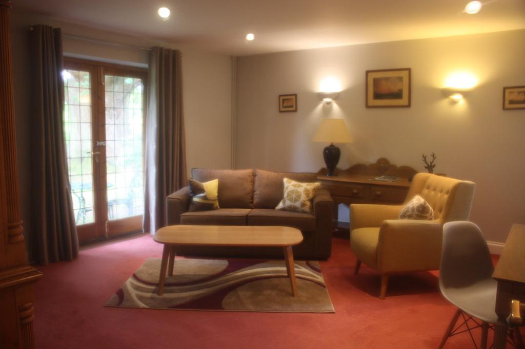 Ghyll Manor Country Hotel Horsham Exterior foto