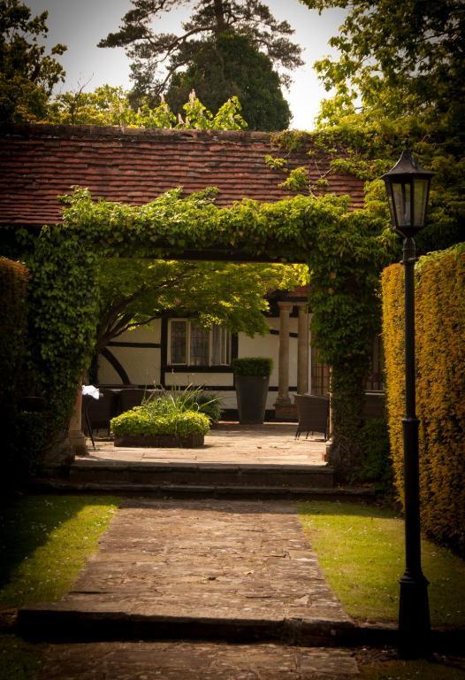 Ghyll Manor Country Hotel Horsham Exterior foto