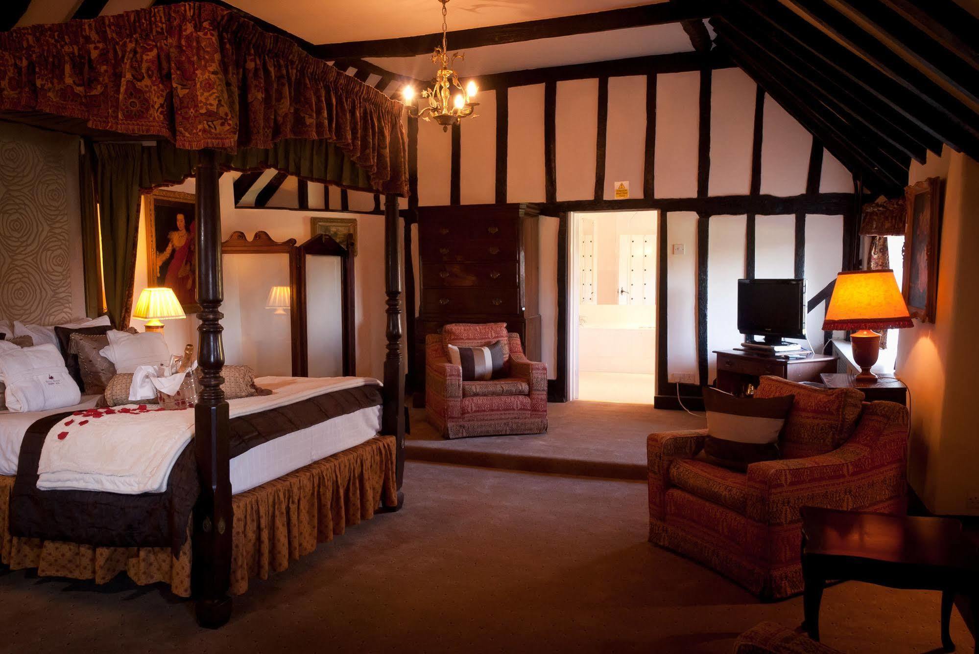 Ghyll Manor Country Hotel Horsham Exterior foto