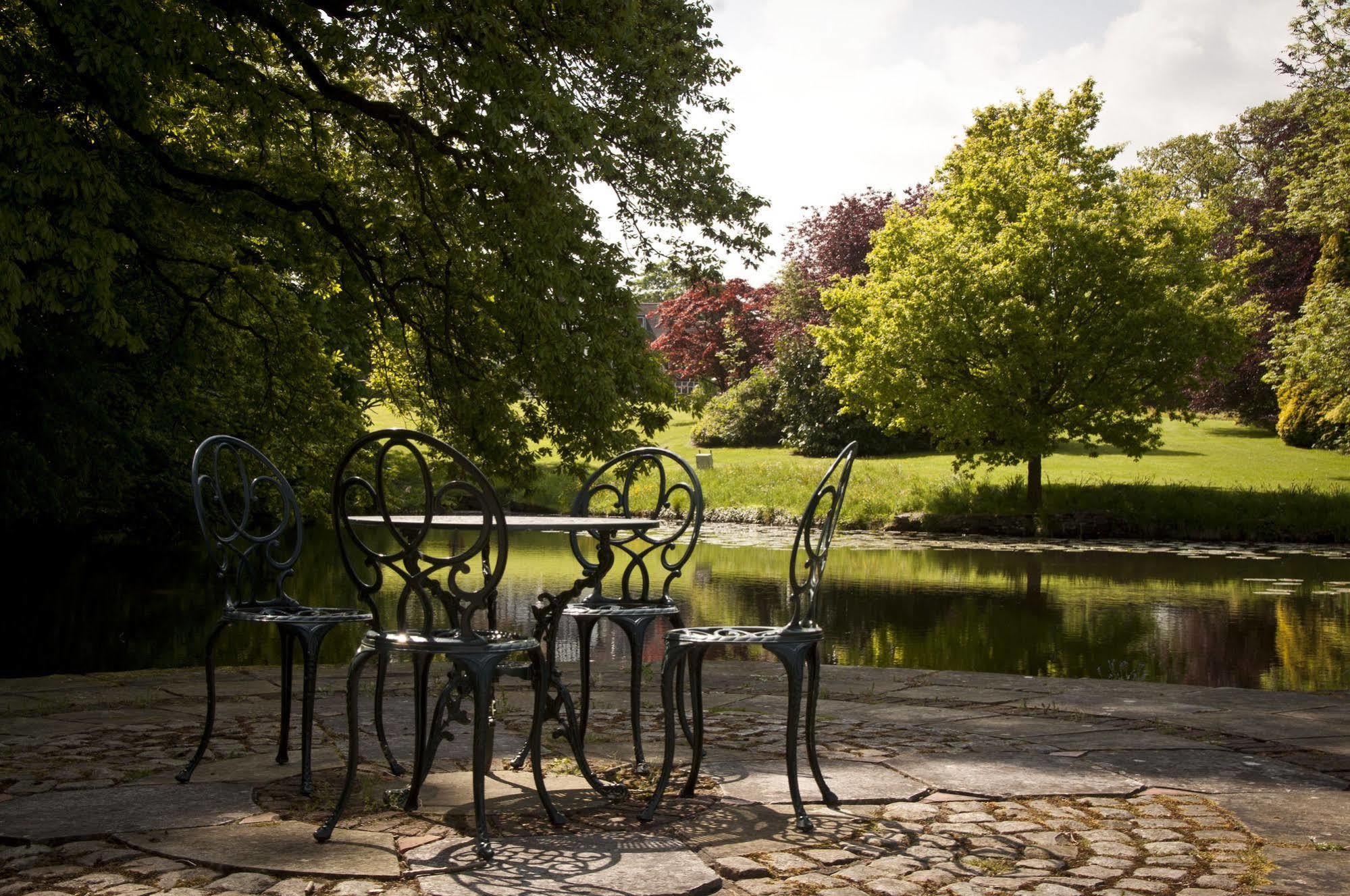 Ghyll Manor Country Hotel Horsham Exterior foto